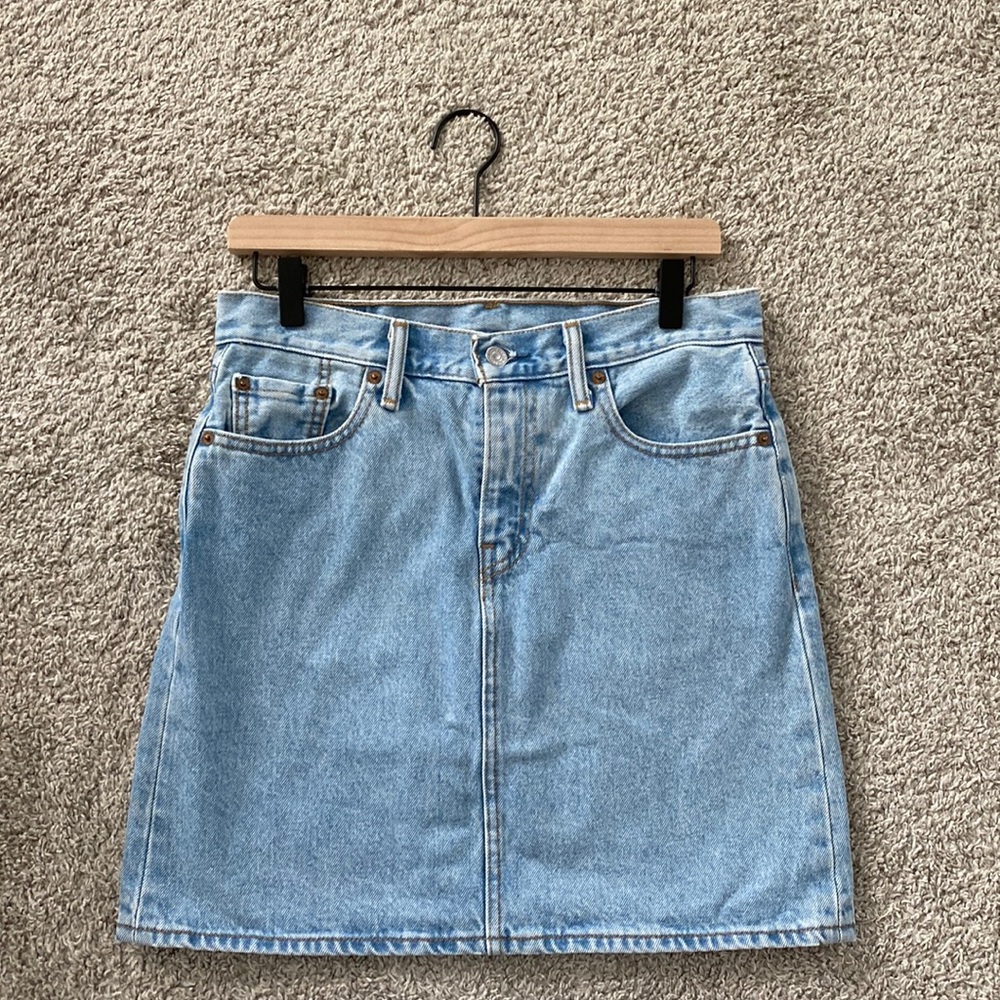Levi denim skirt
